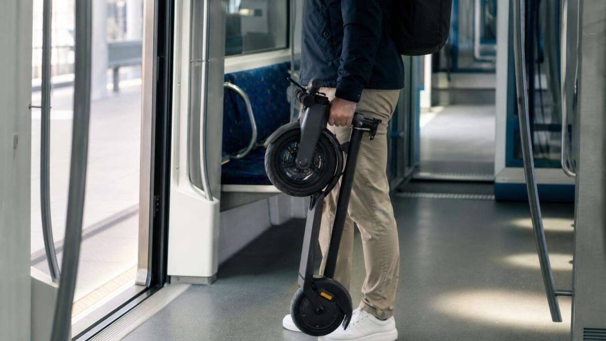 trottinette électrique pliable train